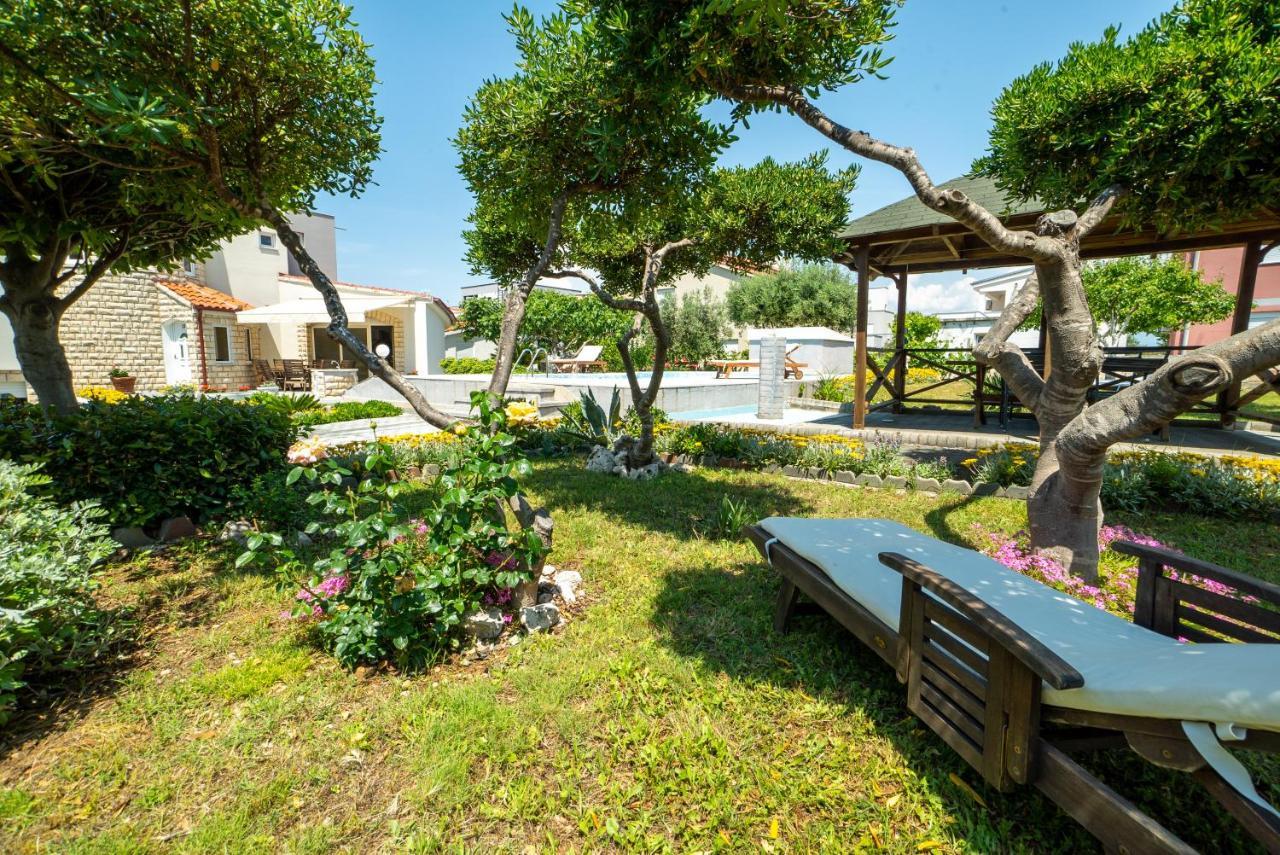 Villa Lulic Vir Exterior photo